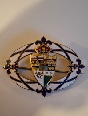 Vintage / Antique Emblem For Canada Enamelled Brooch.